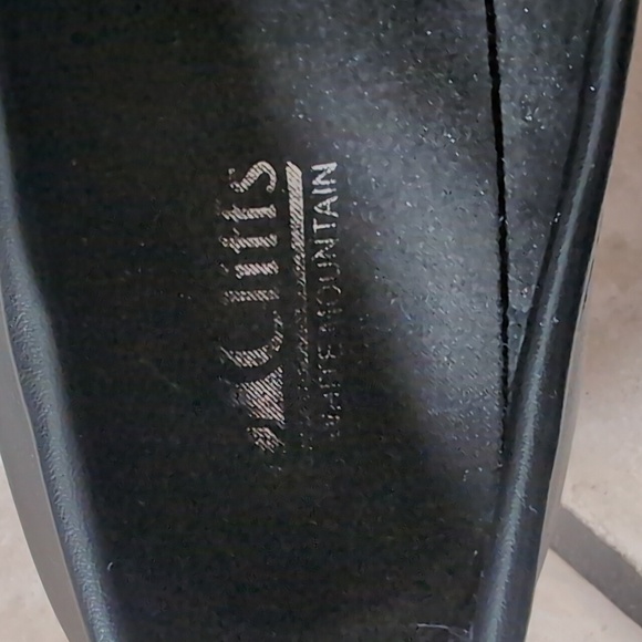Cliffs by White Mountain Slip On Shoes - Picture 2 of 5
